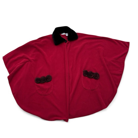 LeModa Red Rosette Cape with faux fur trim - Picture 4 of 6